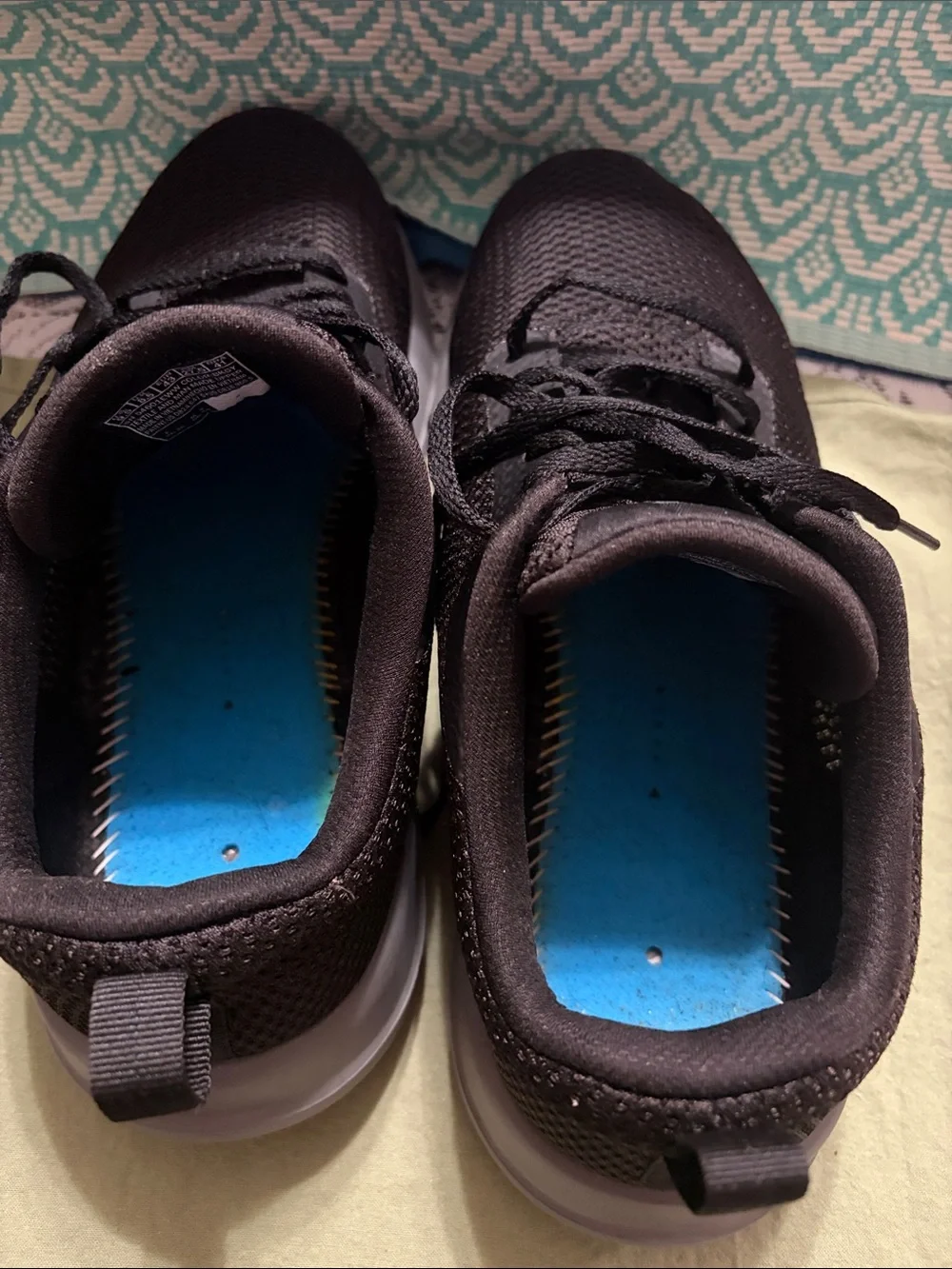 Skechers GOwalk Men’s Black Knit Lace-Up Sneakers with Gray Sole 9.5 X-Wide